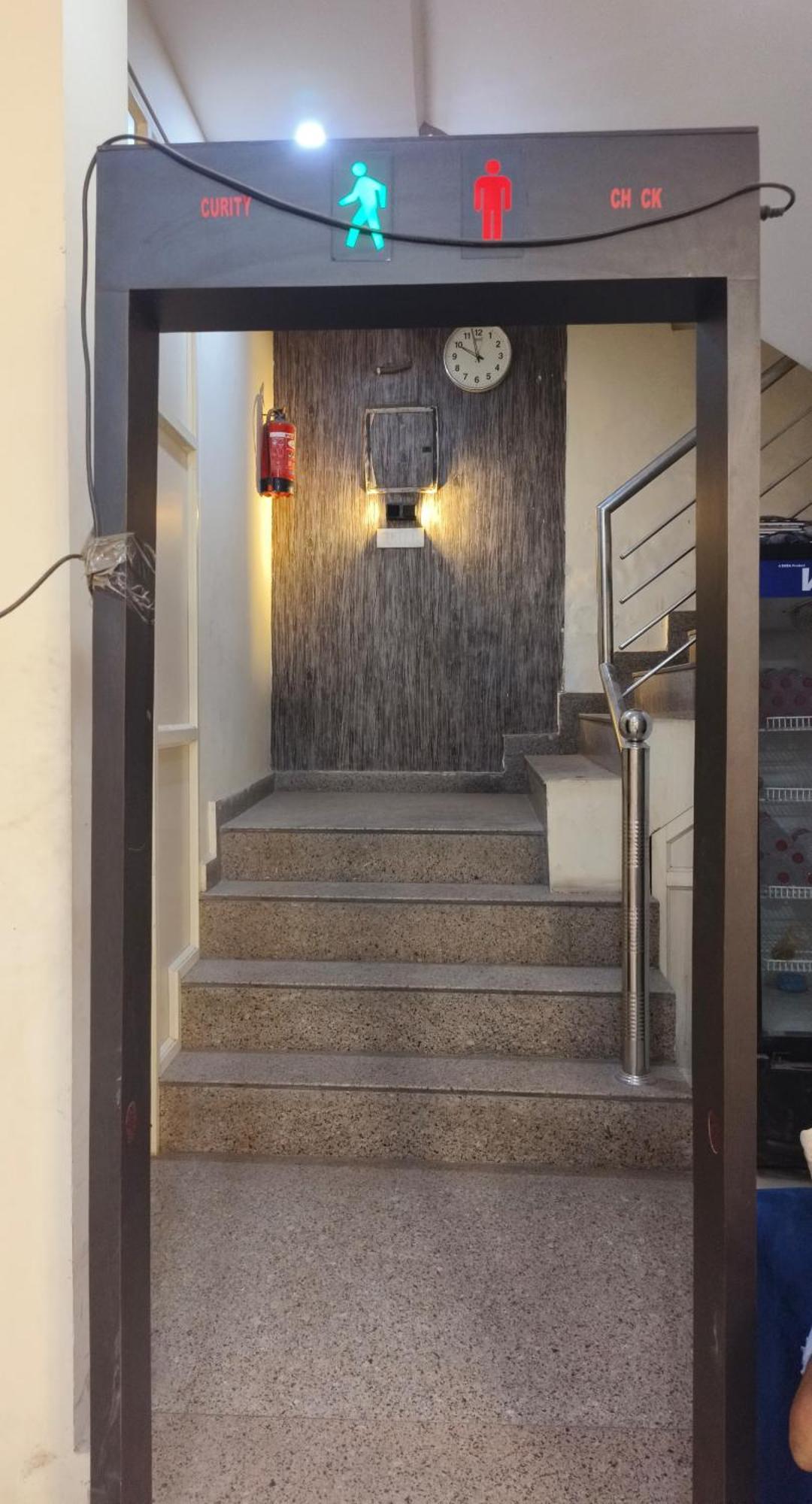 Hotel Luxury Global New Delhi Exterior photo